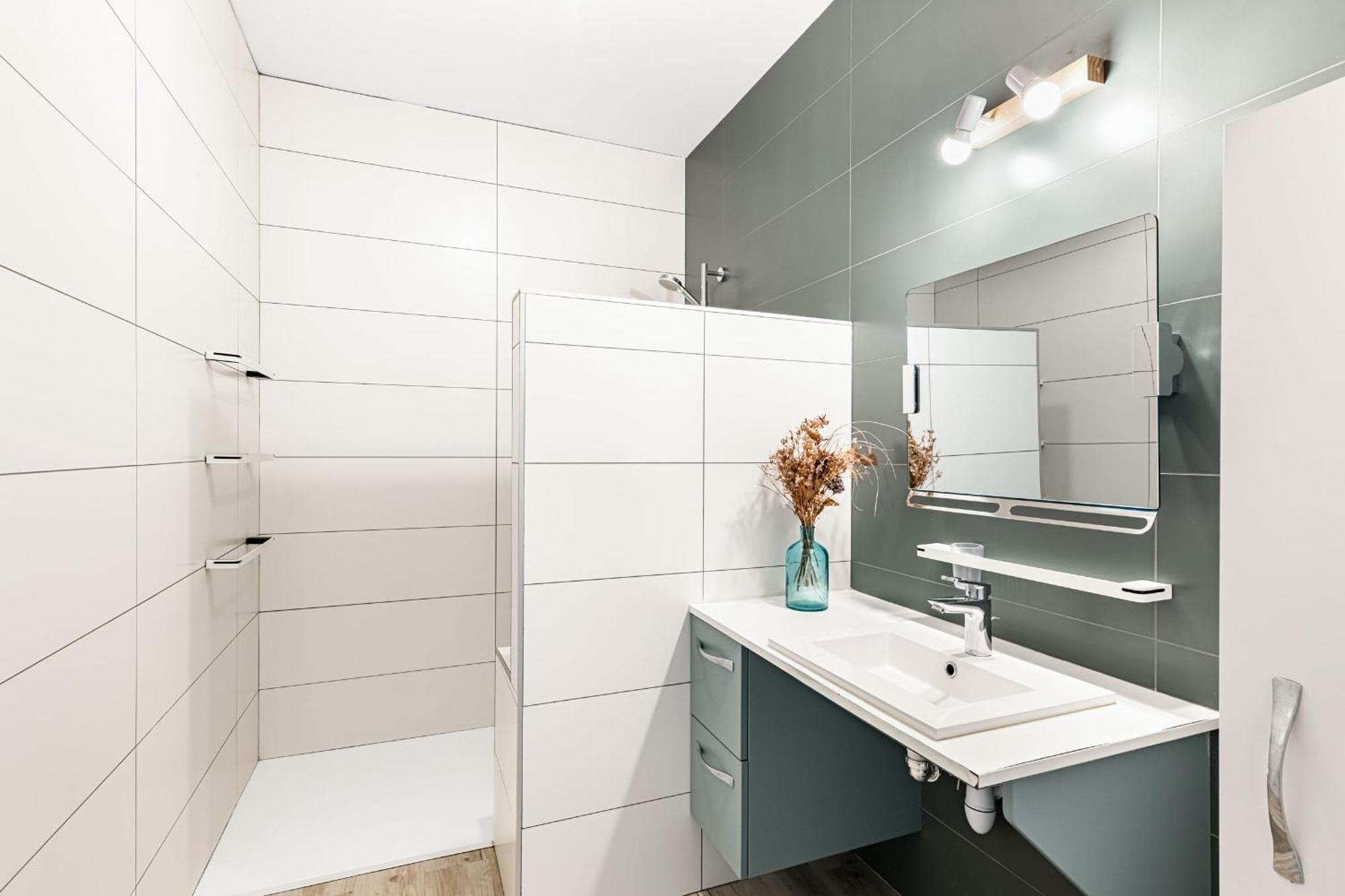 Ecureuil - Charme Et Standing A Galmier Appartement