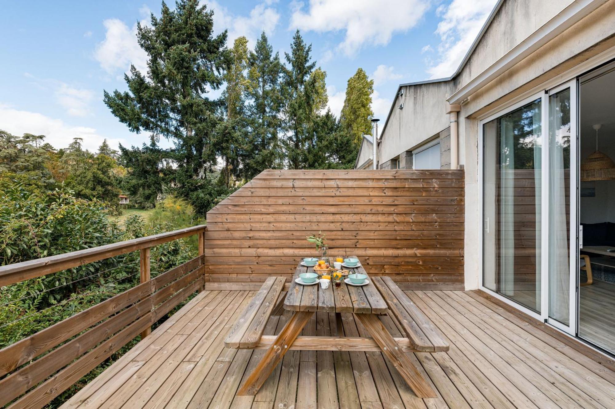 Ecureuil - Charme Et Standing A Galmier Appartement *